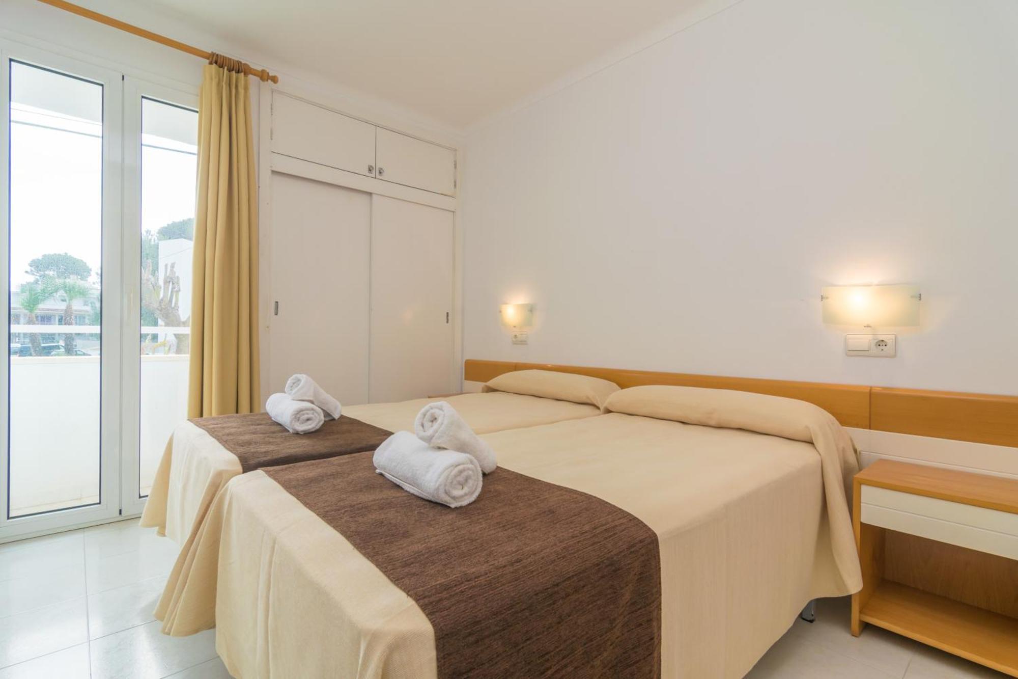 קניאמל Apartamentos Massanet מראה חיצוני תמונה